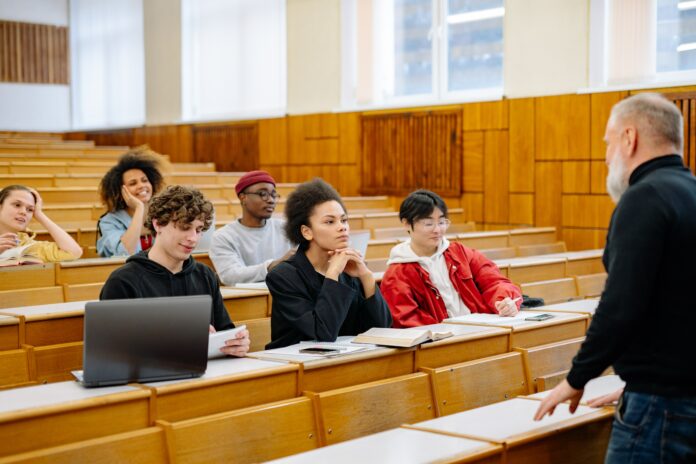 Fiche métier devenir professeur de FLE