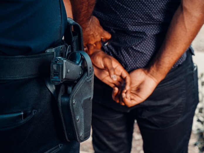 Peut-on être bénévole dans la police