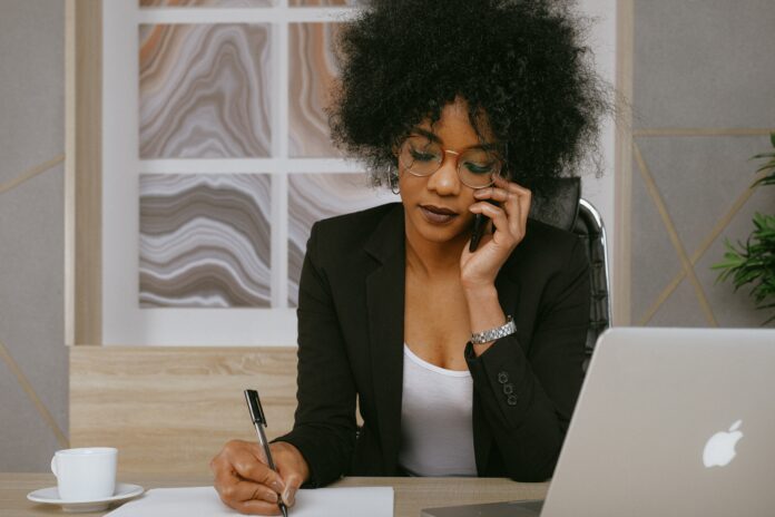 Devenir customer success manager, un métier de service