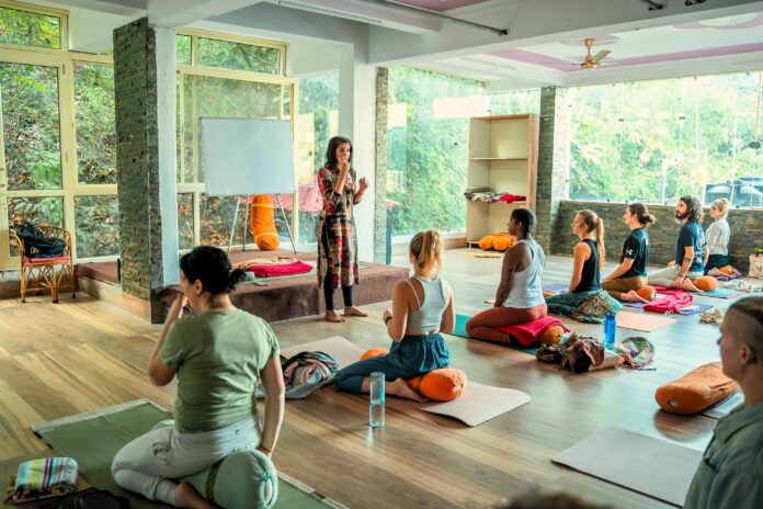 professeur de yoga