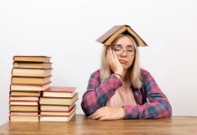 Se former ou apprendre seul en 2026, quelle méthode choisir pour réussir sa reconversion Se former ou apprendre seul