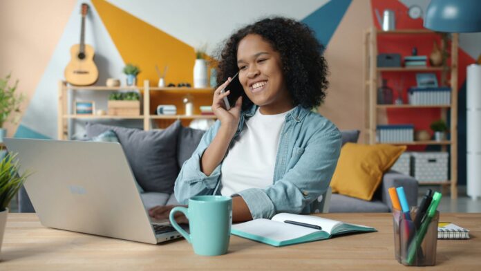 formation-pas-cher_Comment créer un business en ligne authentique – Les conseils de Pierre Money_vitaly-gariev-vbd1ONgbZlY-unsplash business en ligne